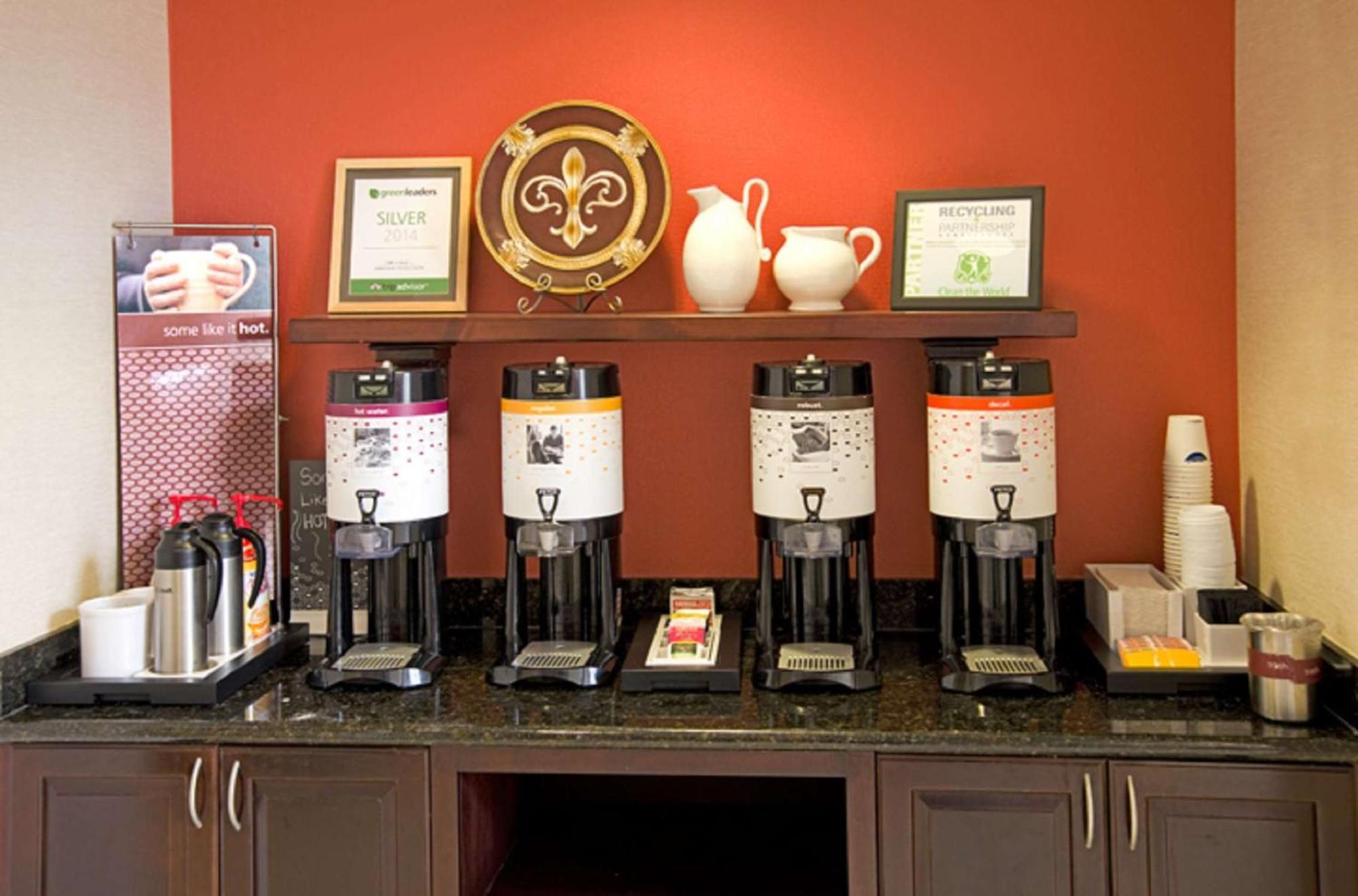 Hampton Inn Schenectady Downtown Екстер'єр фото